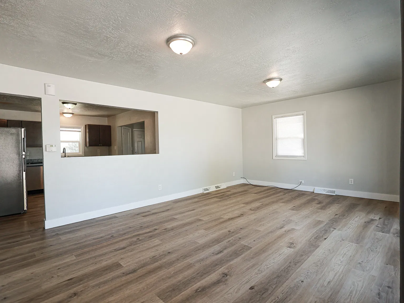 3 bed, 2128 sqft, $1,925 — Photo 3