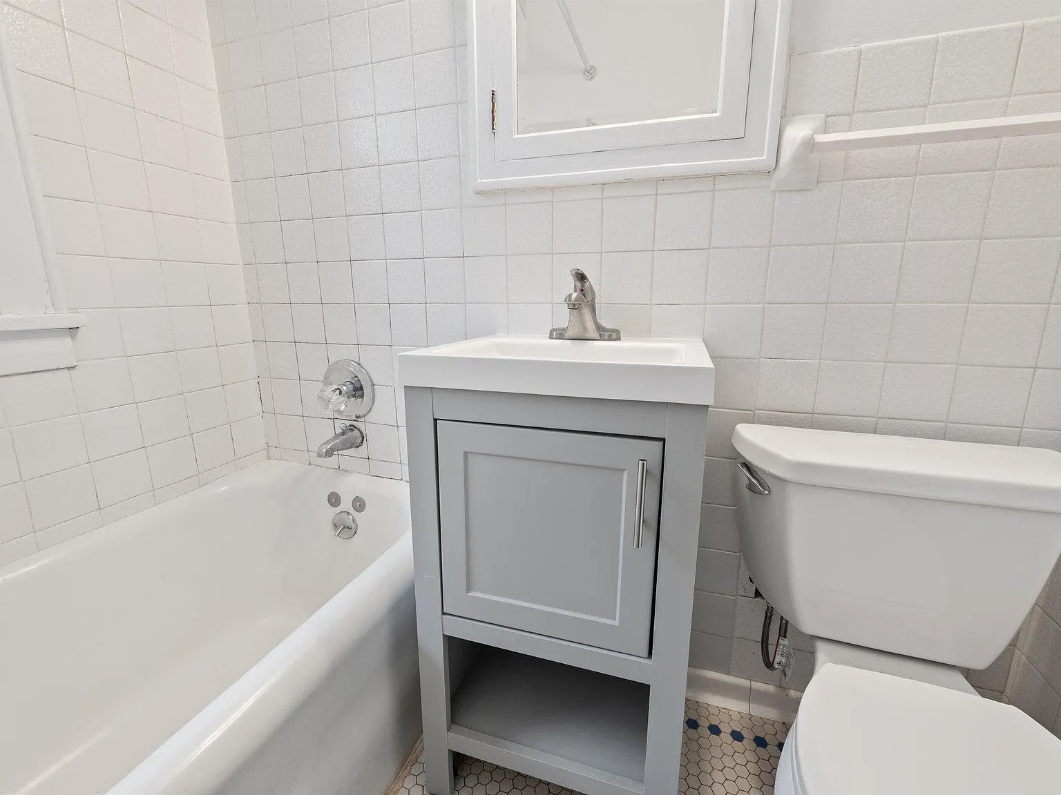 1 bed, 800 sqft, $1,295 — Photo 3