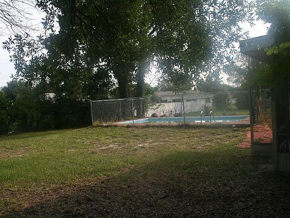 5th image of 4016 Bianca St