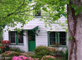 9110 Fowler Ln, Lanham, MD 20706