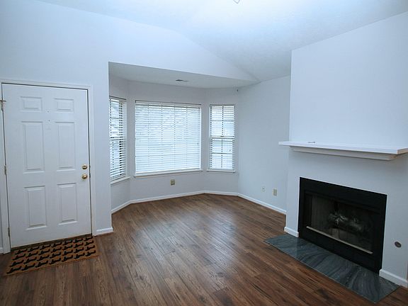5th image of 4224 Canterbury Green Way