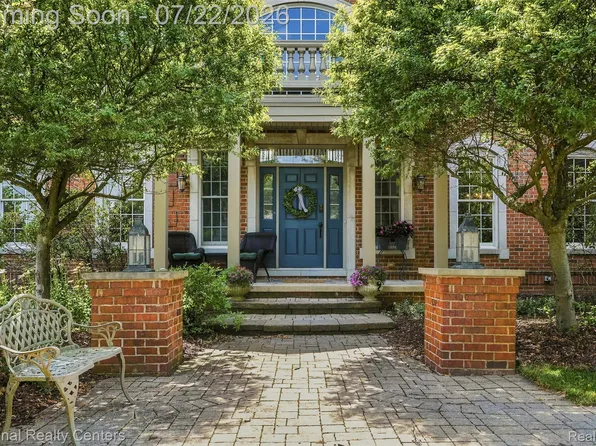17477 Mystic Valley Ct, Northville, MI 48168