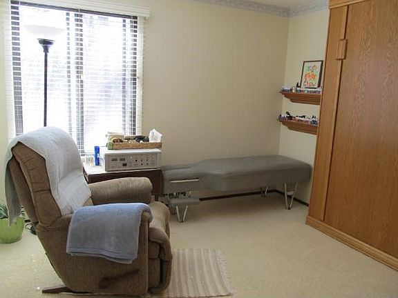 2nd bedroom with Murphy bed! Owner says very comfortable!