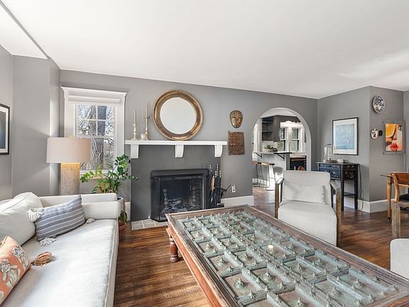 4th image of 12 Wareland Rd