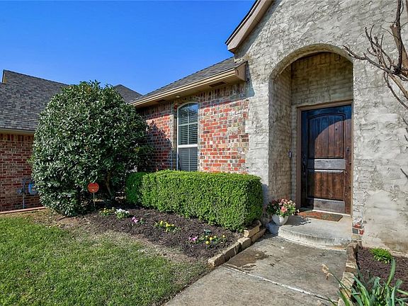 3rd image of 14001 Canterbury Dr
