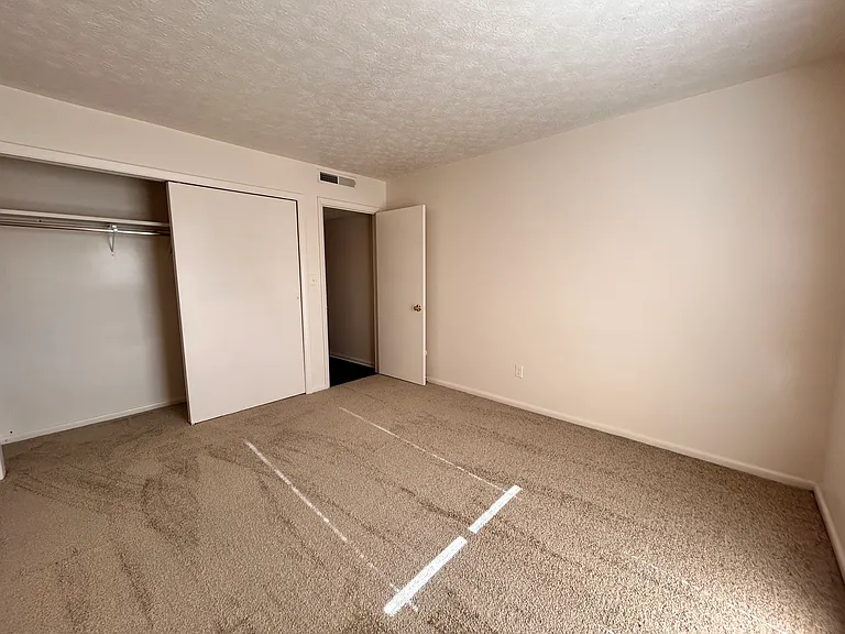Huntingwood Apartments — Photo 7