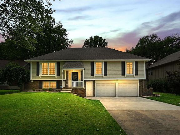 2nd image of 506 NE Noeleen Ln