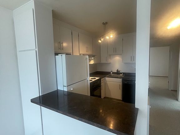 4th image of 1055 Dolores St