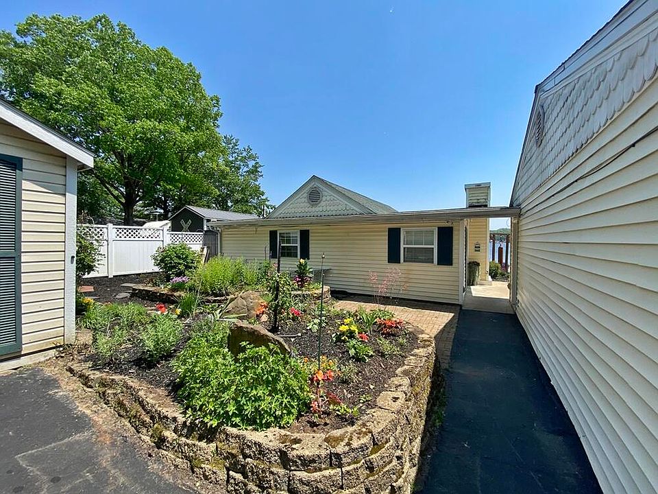 1st image of 16305 Pretty Lake Dr