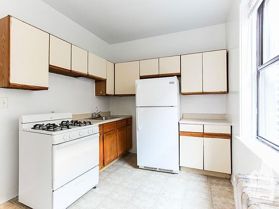 3rd image of 1534 N Kedzie Ave #2