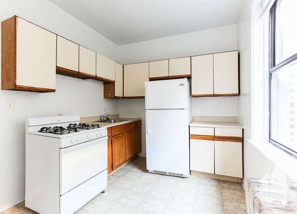 1st image of 1540 N Kedzie Blvd #1540/2L