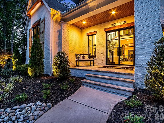3rd image of 3015 Maple Way Dr