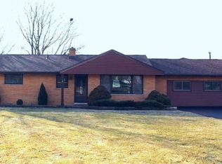 1 Walnut Ln, Algonquin, IL 60102