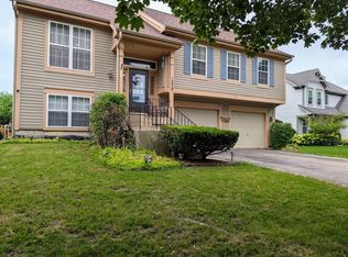 1230 Spring Creek Rd, Elgin, IL 60120