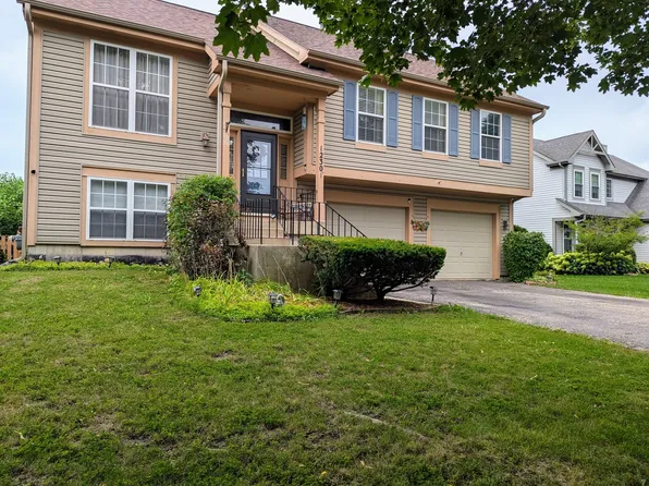 1230 Spring Creek Rd, Elgin, IL 60120