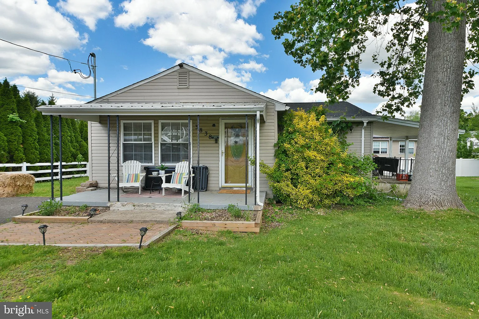 3838 Redwood Ave photo 1