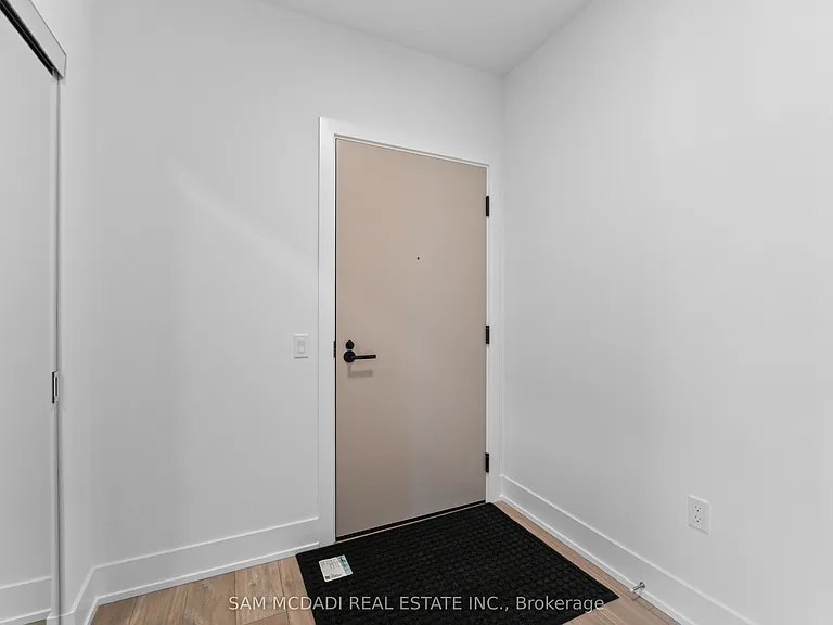 858 Dupont St #304 — Photo 7