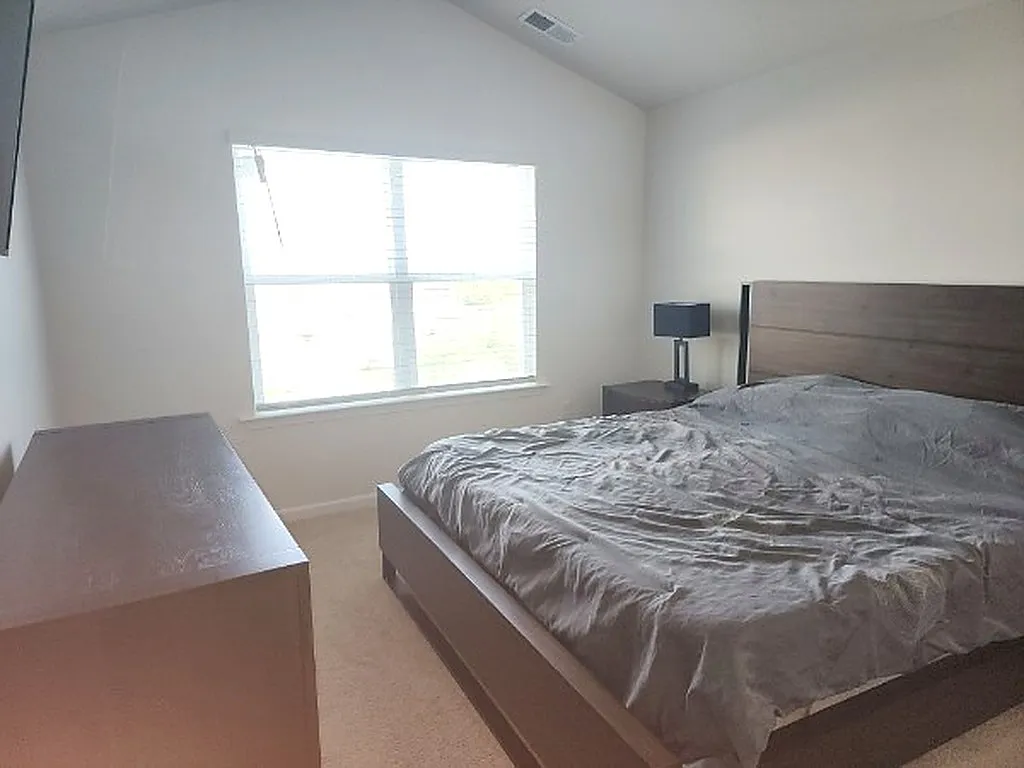 3 bed, 1416 sqft, $1,050 — Photo 1