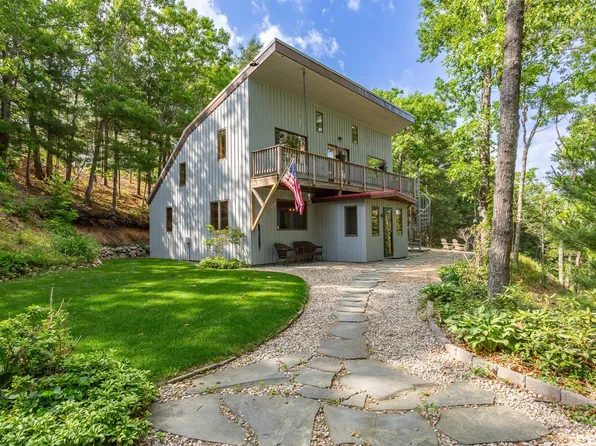 185 Black Cat Rd, Plymouth, MA 02360