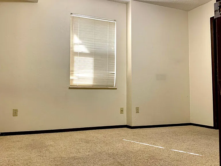 604 Dewey Ave #1 — Photo 4