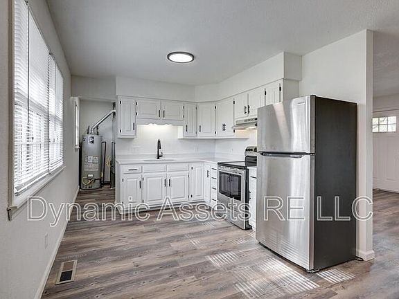 2nd image of 204 E 24th St