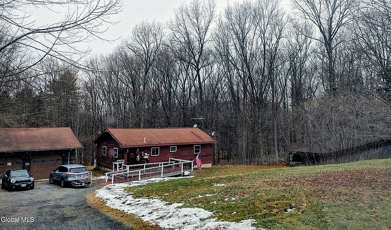 2nd image of 413 Liddle Harris Road