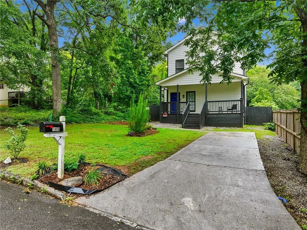 5 bed, 2.0 bath, 1980 sqft, $2,600 — Photo 2
