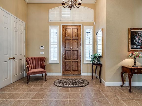 3rd image of 405 Aria Ct