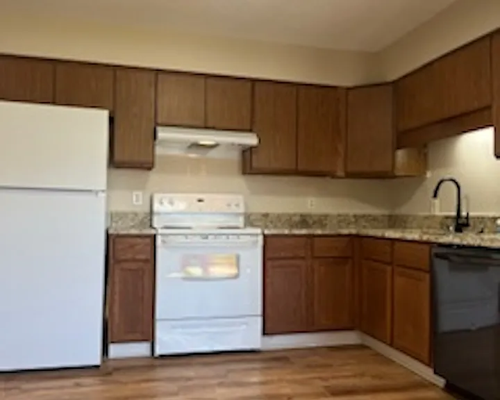 205 W Graham St #4 — Photo 4