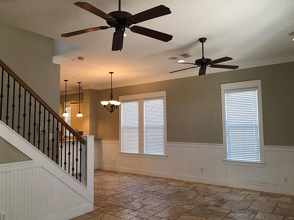 332 Madison Circle - Living Room 2_12032024