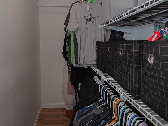 4th image of 2031 Hicks Dr