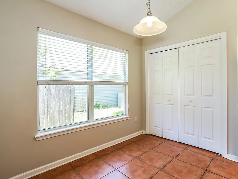 8073 Leafcrest Dr — Photo 14