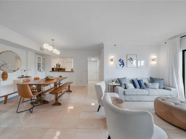 9340 Fontainebleau Blvd #W404, Miami, FL 33172