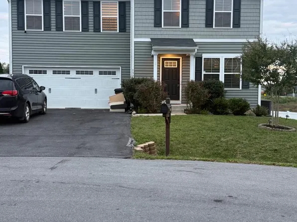 132 Milkweed Ln, Bunker Hill, WV 25413