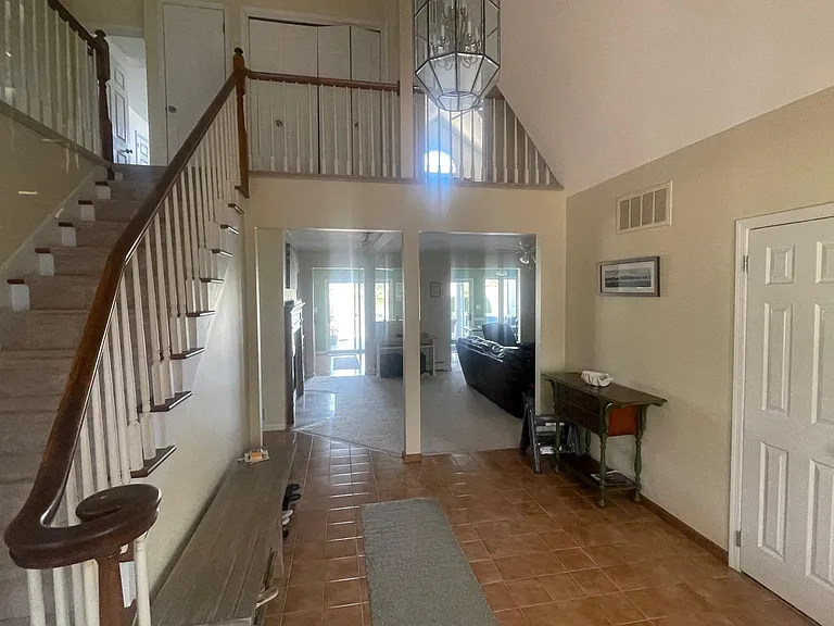652 Princeton Ave — Photo 6