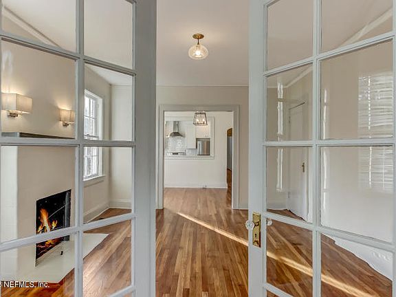 4th image of 3110 Oak St APT 3