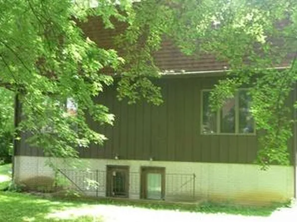 1521 18th St #1521, Moline, IL 61265