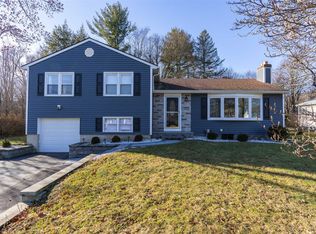 23 Greenvale Farms Rd, Poughkeepsie, NY 12603