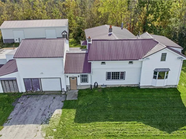 7016 Lyman Rd, Bergen, NY 14416