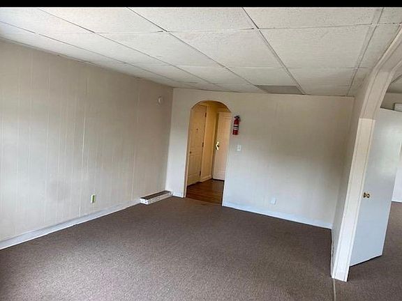 3rd image of 118 N Riverview Dr #1
