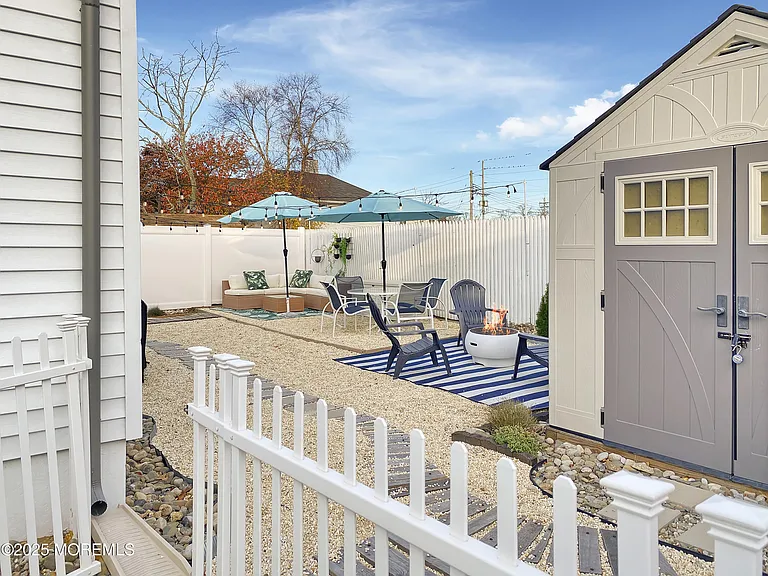 110 Curtis Pl — Photo 27