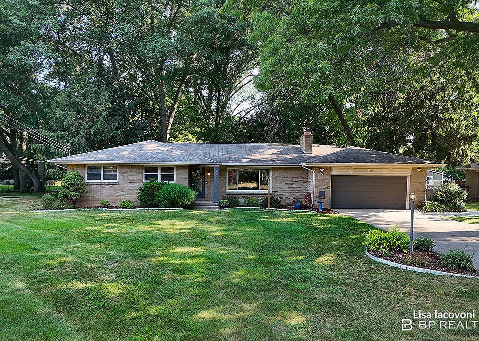 1st image of 2211 Clover Dr NW