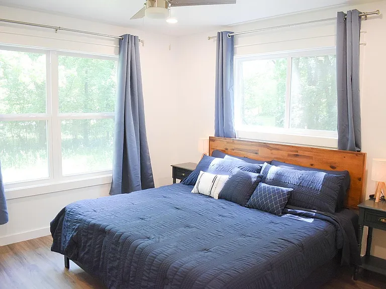 1007 Campbell St — Photo 13