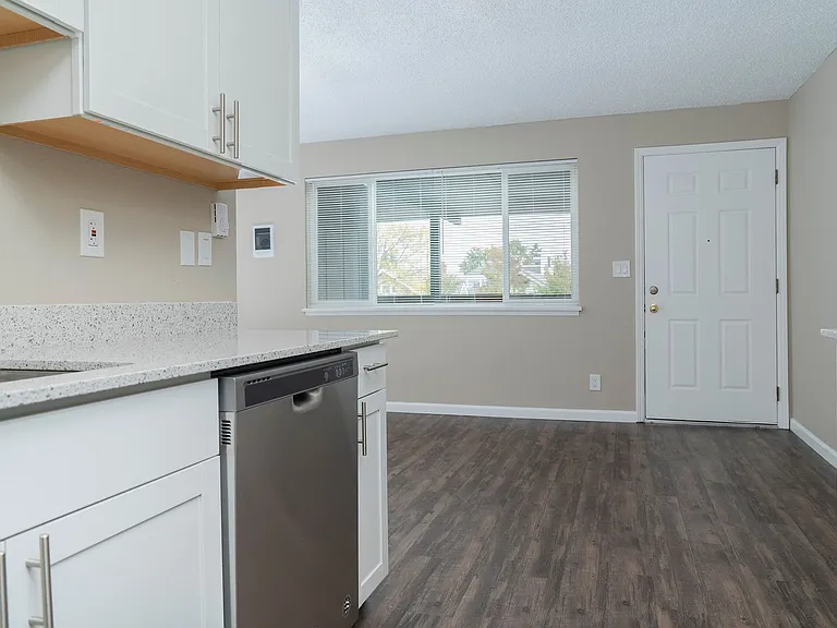 616 N Anderson St — Photo 22