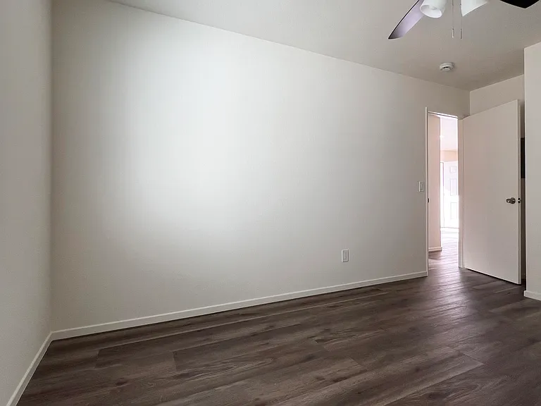 Florida Street Apartments — Photo 34