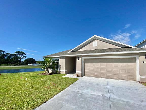 3rd image of 1210 Dania Cir NE