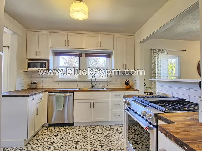 5271 NE 30th Ave — Photo 7