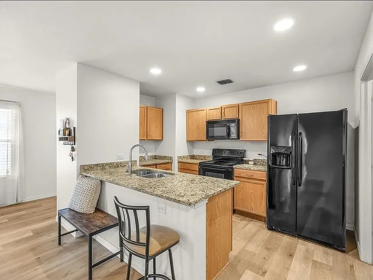 497 Brookbank Dr — Photo 10
