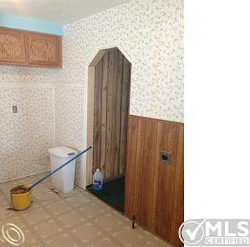 CORA AREA FOR STOVE AND FRIDGE.J