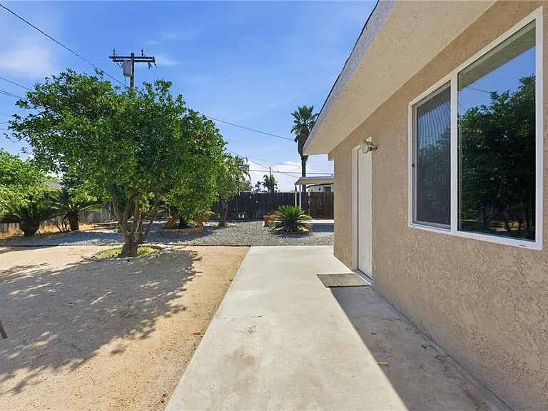 409 W Camellia Way — Photo 28